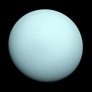 A visible light image of Uranus by Voyager 2 shows almost no features. Credit: NASA/JPL/Voyager mission