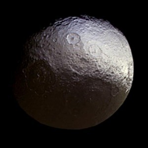 Iapetus' yin yang coloring. Credit: NASA/JPL-Caltech